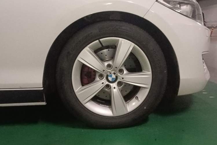 Used BMW 2 Series 2014 220i Leading Model Right Front Wheel Hub
