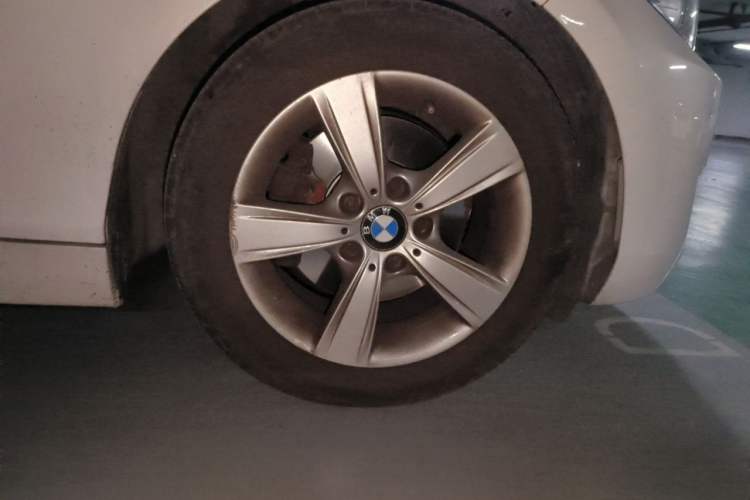 Used BMW 2 Series 2014 220i Sport Design Package Right Front Wheel Hub