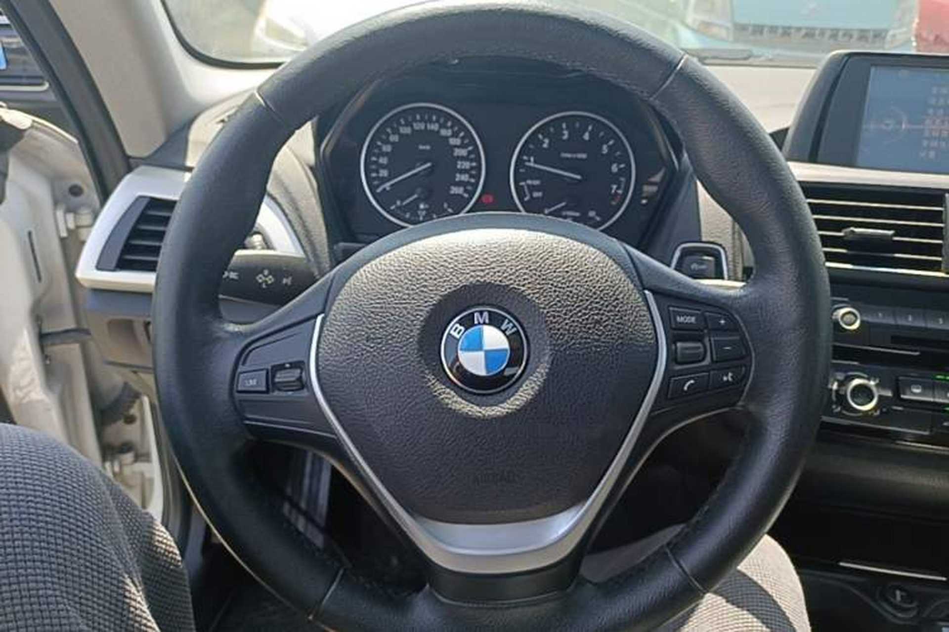 Used BMW 2 Series 2014 220i Leading Model Steering Wheel
