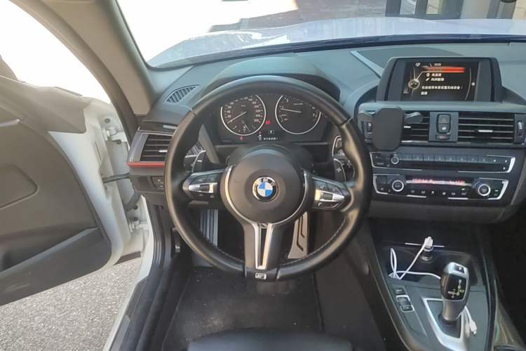 Used BMW 2 Series 2014 220i Leading Model Steering Wheel