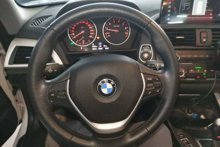 Used BMW 2 Series 2014 220i Leading Model Steering Wheel