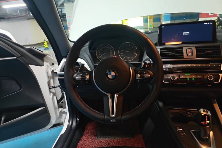 Used BMW 2 Series 2014 220i Leading Model Steering Wheel