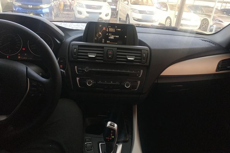 Used BMW 2 Series 2014 220i Leading Model Center Console