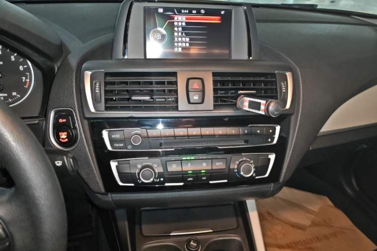 Used BMW 2 Series 2015 218i Audio And AC Panel