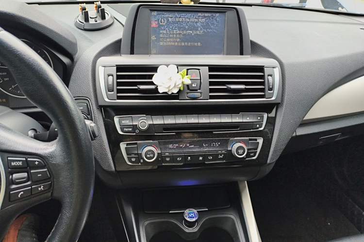 Used BMW 2 Series 2015 220i Convertible Coupe Leading Model Audio And AC Panel