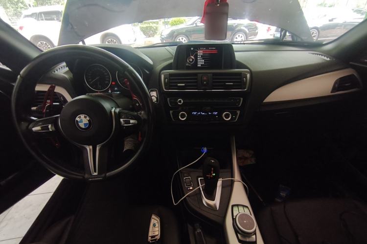 Used BMW 2 Series 2015 220i Convertible Coupe Leading Model Center Console