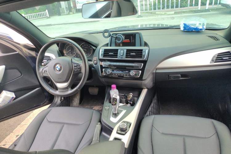 Used BMW 2 Series 2015 218i Convertible Coupe Center Console