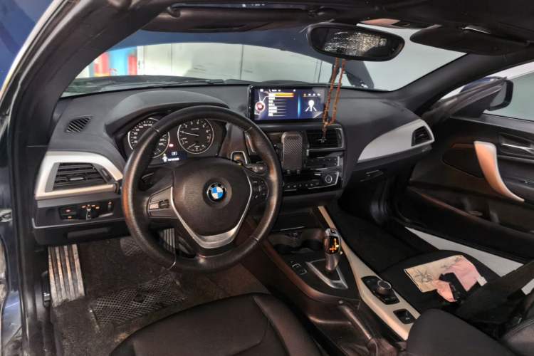 Used BMW 2 Series 2015 218i Convertible Coupe Center Console