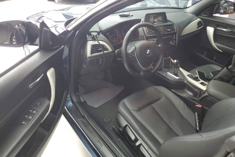 Used BMW 2 Series 2015 218i Convertible Coupe Driver Seat