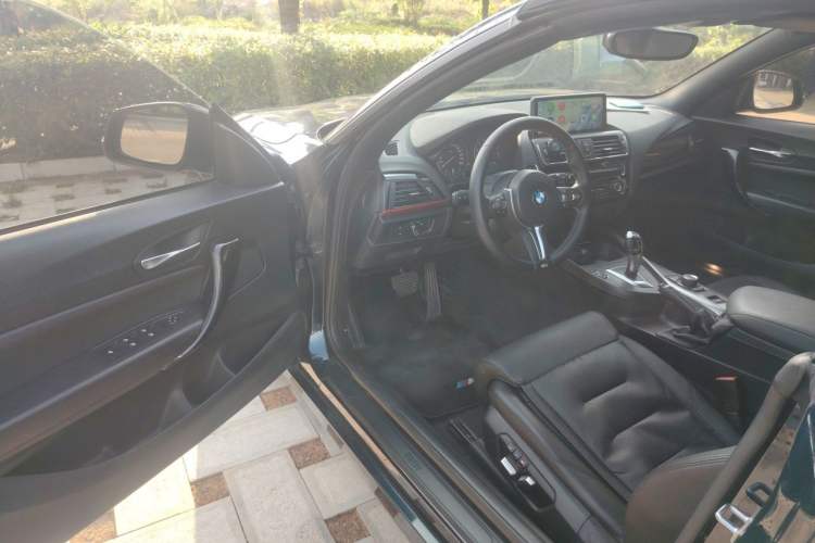 Used BMW 2 Series 2015 220i Convertible Coupe Leading Model Driver Seat