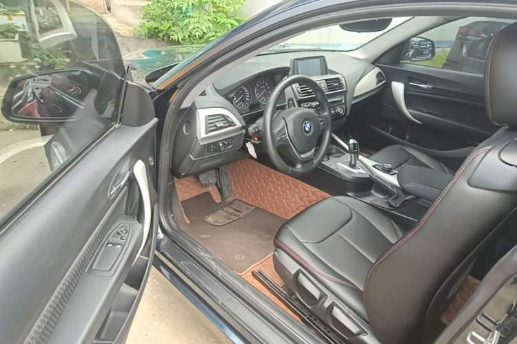 Used BMW 2 Series 2015 218i Driver Seat
