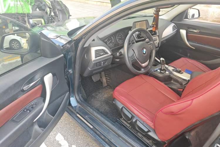 Used BMW 2 Series 2015 218i Driver Seat