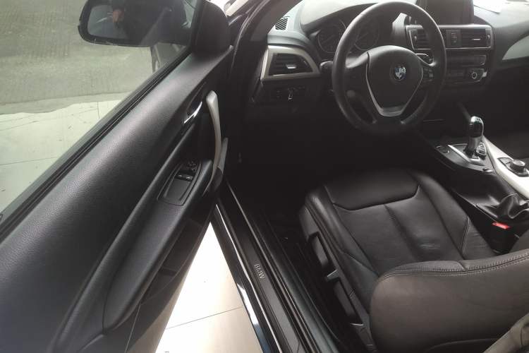 Used BMW 2 Series 2015 218i Driver Seat
