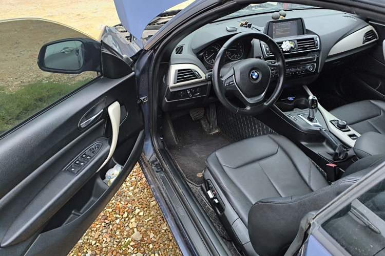 Used BMW 2 Series 2015 220i Convertible Coupe Leading Model Driver Seat