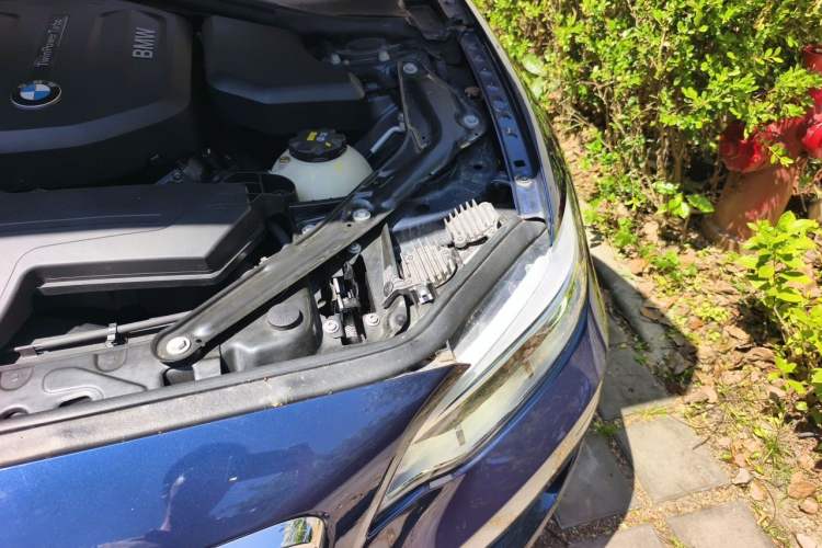 Used BMW 2 Series 2015 218i Convertible Coupe Engine Bay Left