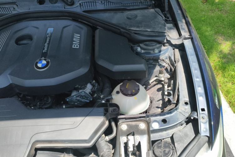 Used BMW 2 Series 2015 218i Engine Bay Left