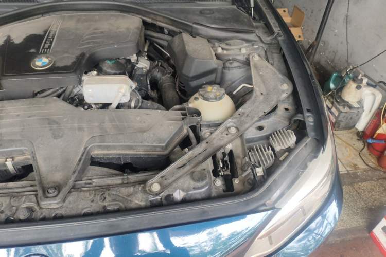 Used BMW 2 Series 2015 220i Convertible Coupe Leading Model Engine Bay Left