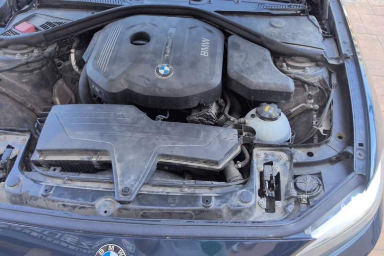 Used BMW 2 Series 2015 218i Engine Bay Left