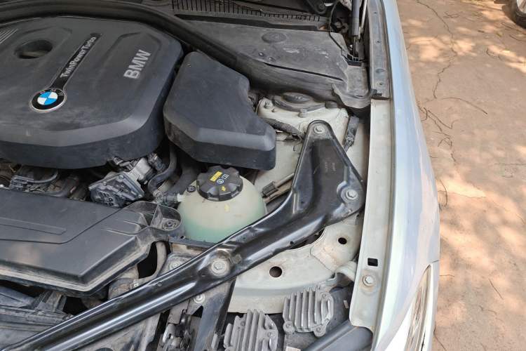Used BMW 2 Series 2015 218i Convertible Coupe Engine Bay Left