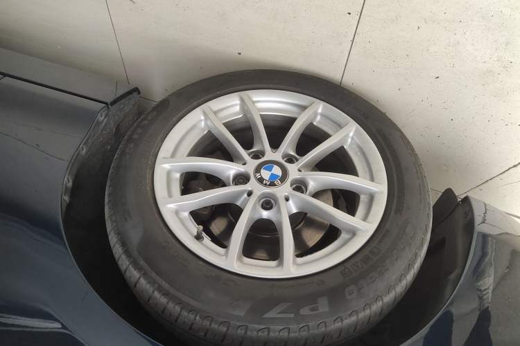 Used BMW 2 Series 2015 218i Exterior 4