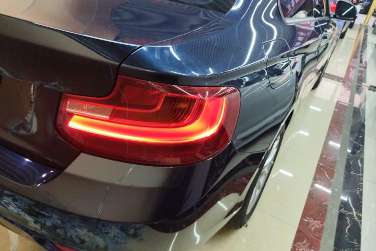 Used BMW 2 Series 2015 218i Exterior 6