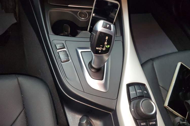 Used BMW 2 Series 2015 218i Convertible Coupe Gear Lever