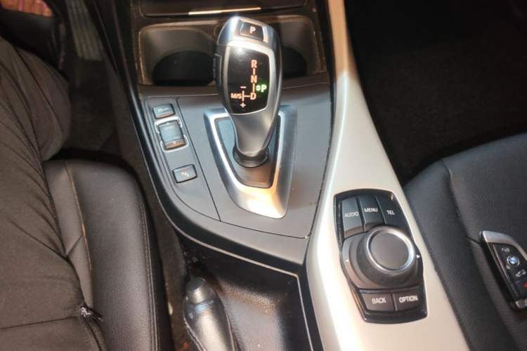 Used BMW 2 Series 2015 218i Convertible Coupe Gear Lever