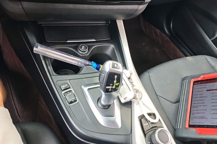 Used BMW 2 Series 2015 218i Convertible Coupe Gear Lever