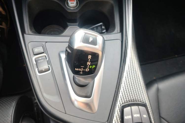 Used BMW 2 Series 2015 220i Convertible Coupe Leading Model Gear Lever