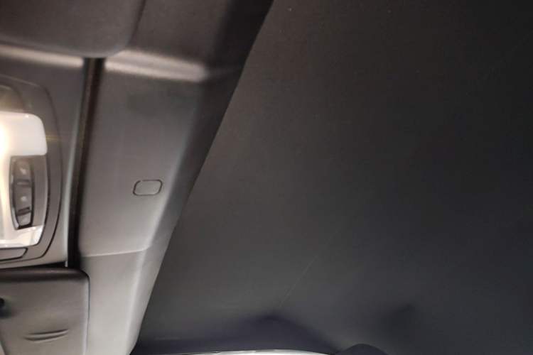 Used BMW 2 Series 2015 220i Convertible Coupe M Sport Edition Headliner