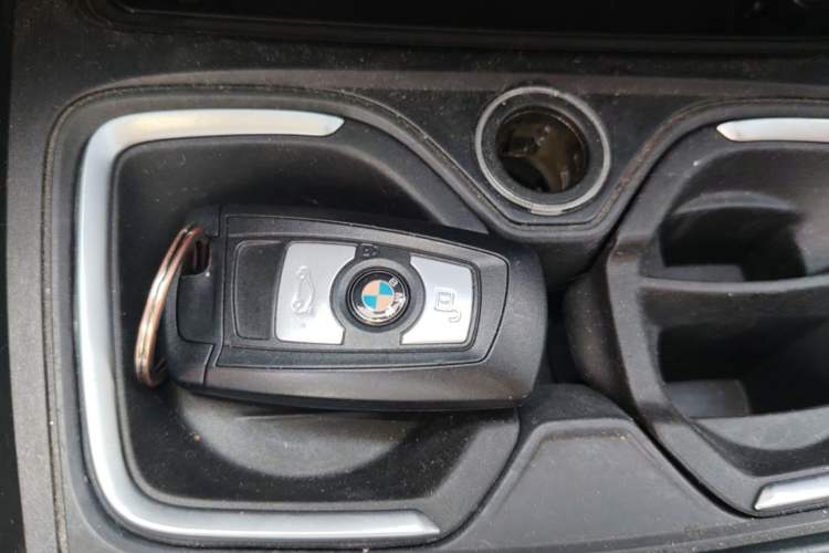 Used BMW 2 Series 2015 218i Interior 1