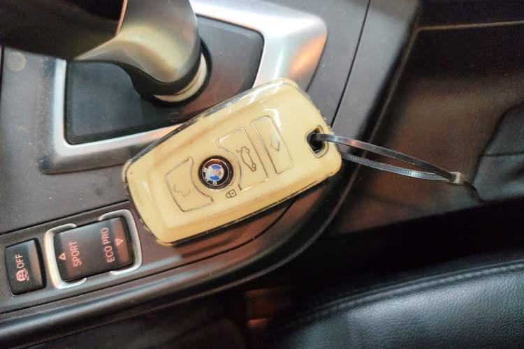Used BMW 2 Series 2015 218i Interior 1