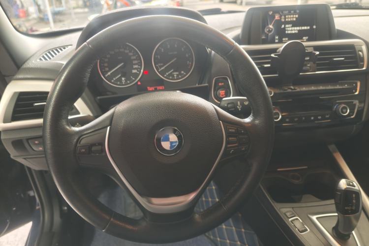Used BMW 2 Series 2015 218i Convertible Coupe Interior 1