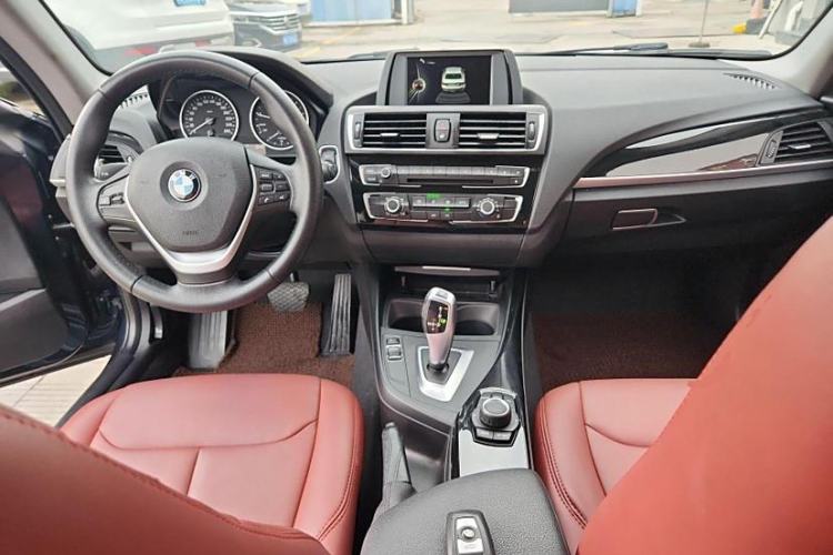 Used BMW 2 Series 2015 218i Interior 1