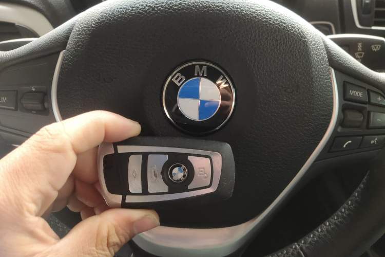 Used BMW 2 Series 2015 218i Interior 1