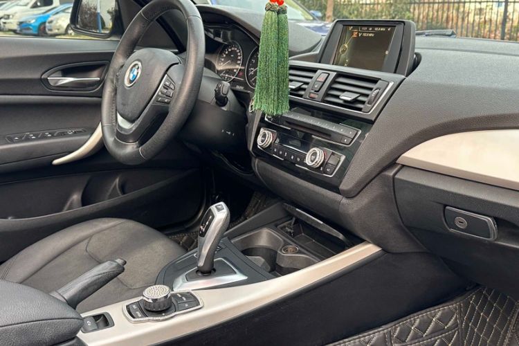Used BMW 2 Series 2015 218i Convertible Coupe Interior 1