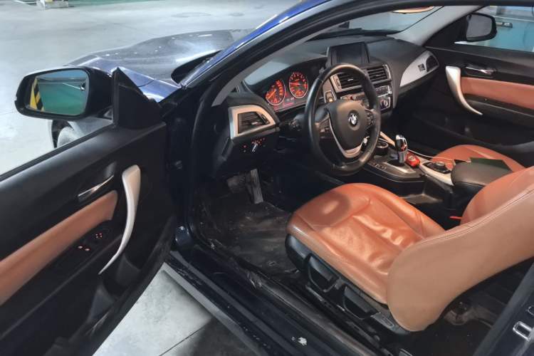 Used BMW 2 Series 2015 218i Interior 3