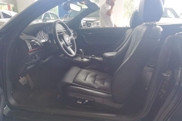 Used BMW 2 Series 2015 220i Convertible Coupe M Sport Edition Interior 3