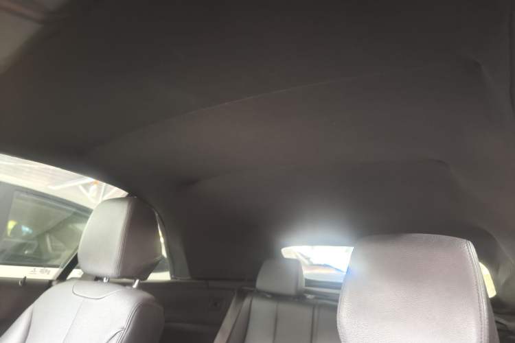 Used BMW 2 Series 2015 218i Convertible Coupe Interior 5