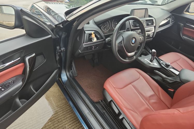 Used BMW 2 Series 2015 218i Interior 6