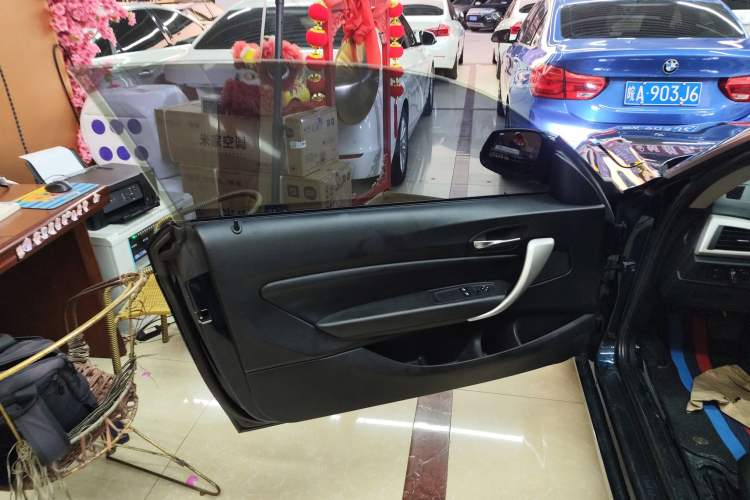 Used BMW 2 Series 2015 218i Interior 7