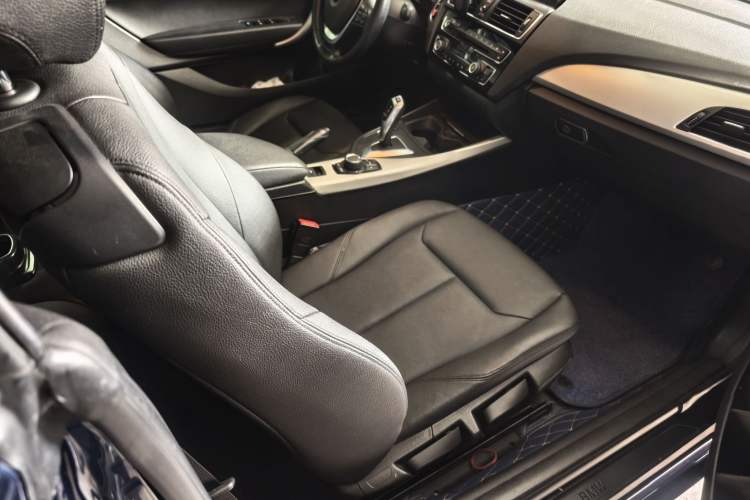 Used BMW 2 Series 2015 218i Convertible Coupe Interior 7