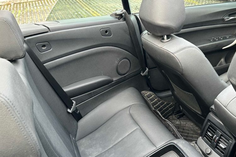 Used BMW 2 Series 2015 218i Convertible Coupe Interior 7