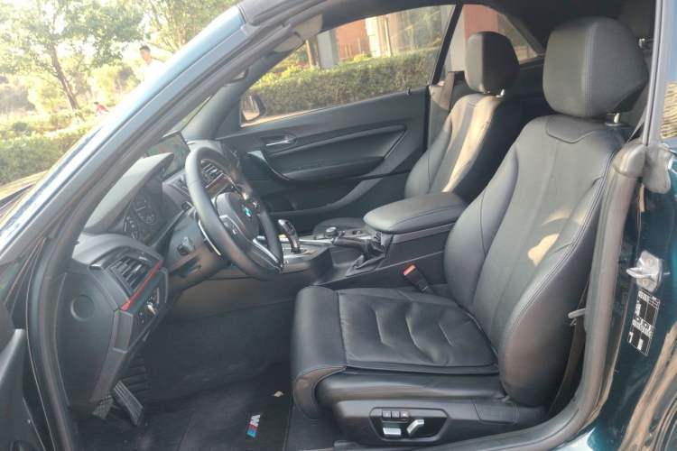 Used BMW 2 Series 2015 220i Convertible Coupe Leading Model Left Front Seat