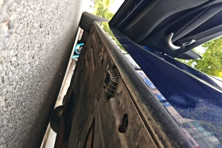 Used BMW 2 Series 2015 218i Convertible Coupe Left Side Sill
