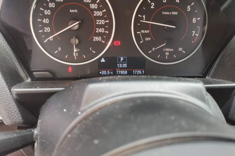 Used BMW 2 Series 2015 220i Convertible Coupe M Sport Edition Odometer Close Up