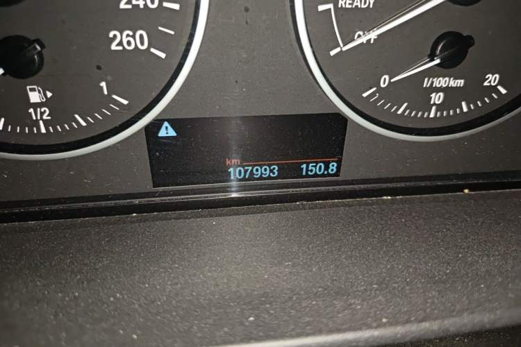 Used BMW 2 Series 2015 218i Convertible Coupe Odometer Close Up