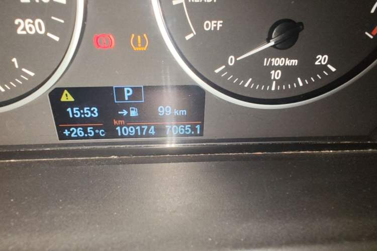 Used BMW 2 Series 2015 218i Convertible Coupe Odometer Close Up