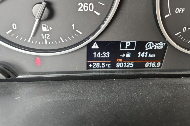 Used BMW 2 Series 2015 218i Odometer Close Up