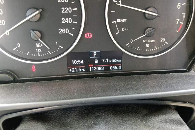 Used BMW 2 Series 2015 218i Odometer Close Up